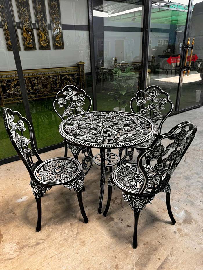 Bộ bàn ghế ngoài trời bằng nhôm đúc bền bỉ